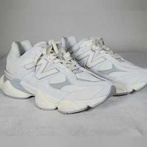 NWOT New Balance 9060 Running Shoes Quartz Grey/Team Cream/Sea Salt Gray Men 9.5